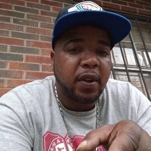 Meet your Posher, Dennis